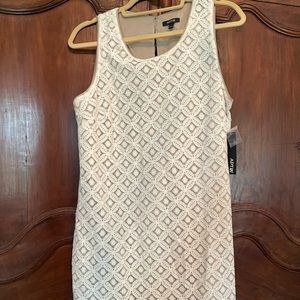 Women’s APT 9 dress in size Large